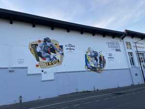 Mural of cyclists